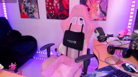 Snapshot of haruu2 chatting on 02/23/25, 05:07 karen online show from 02/23/25, 05:07