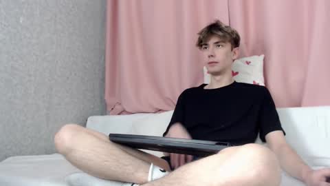 Snapshot of harvey_foster chatting on 12/18/25, 11:16 harvey_foster online show from 12/18/25, 11:16