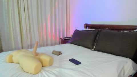 Nicole online show from 09/30/25, 04:17