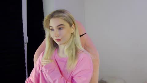 Anna online show from 07/16/26, 07:42