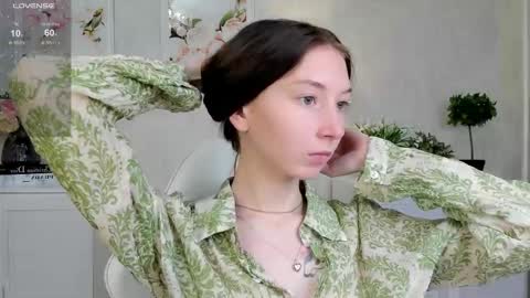 Lola online show from 10/13/25, 09:09