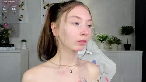 Lola online show from 10/15/25, 09:09