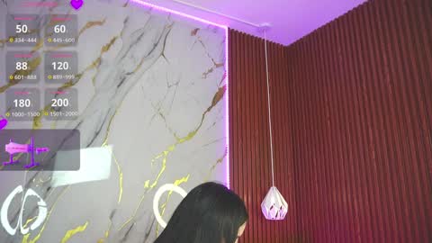 Snapshot of hay1_ chatting on 01/21/25, 06:22 haylie See you tonight at 8pm Colombia time online show from 01/21/25, 06:22