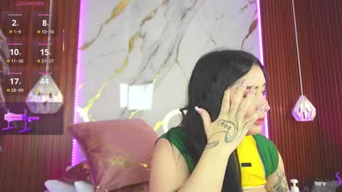 Snapshot of hay1_ chatting on 03/08/25, 09:17 haylie See you tonight at 8pm Colombia time online show from 03/08/25, 09:17