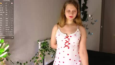 Snapshot of hazeelariel chatting on 04/15/26, 07:58 Jenny online show from 04/15/26, 07:58