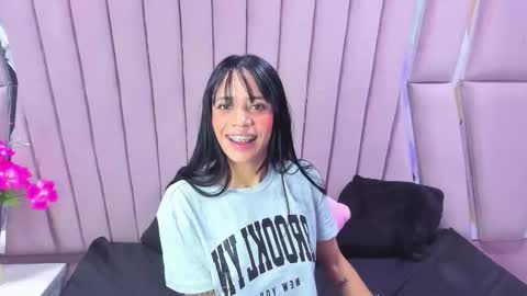 hazel_18_ online show from 11/21/25, 03:00