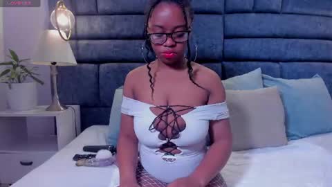 Snapshot of hazel_lanee chatting on 06/29/26, 07:58 hazel_lanee online show from 06/29/26, 07:58