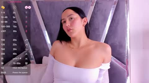 Snapshot of hazel_ross_tcw chatting on 12/11/24, 03:47 Hazel online show from 12/11/24, 03:47