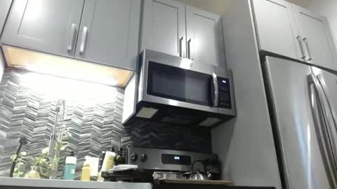 Snapshot of hazel_skye chatting on 12/28/24, 12:57 Hazel online show from 12/28/24, 12:57