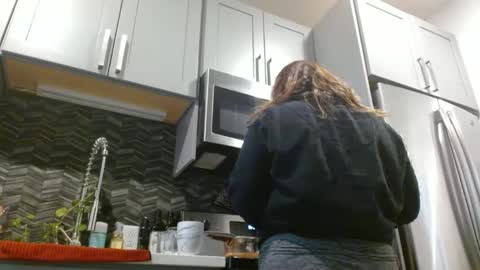 Snapshot of hazel_skye chatting on 01/04/25, 03:28 Hazel online show from 01/04/25, 03:28