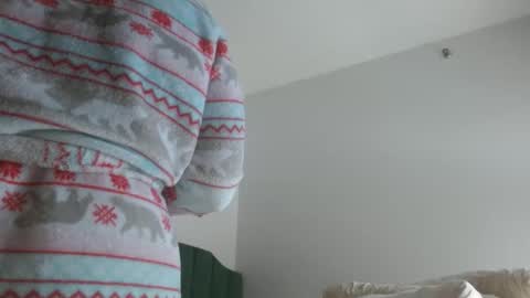 Snapshot of hazel_skye chatting on 01/06/25, 02:14 Hazel online show from 01/06/25, 02:14