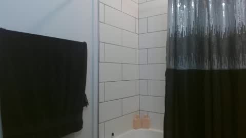 Snapshot of hazel_skye chatting on 01/06/25, 08:18 Hazel online show from 01/06/25, 08:18