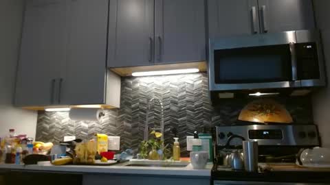 Snapshot of hazel_skye chatting on 02/02/25, 09:23 Hazel online show from 02/02/25, 09:23