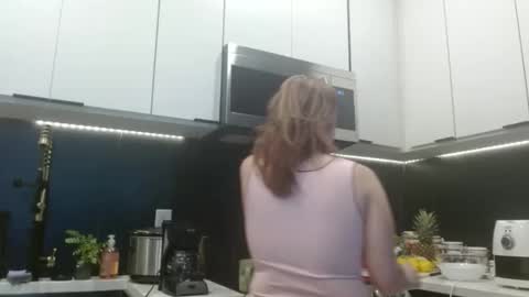 Snapshot of hazel_skye chatting on 02/09/26, 04:11 Hazel online show from 02/09/26, 04:11