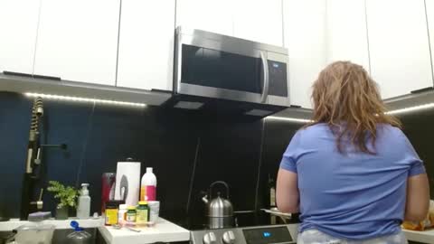 Hazel online show from 03/24/26, 02:33