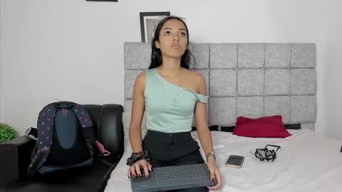 hazel_slim_ online show from 02/09/26, 02:10