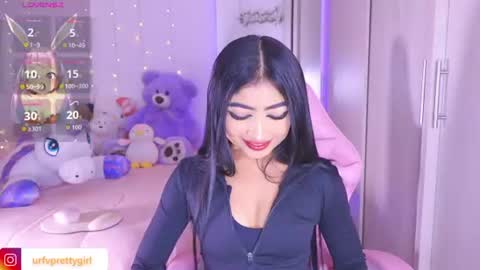 Snapshot of hazelbabee_ chatting on 08/09/26, 03:08 Lynn online show from 08/09/26, 03:08