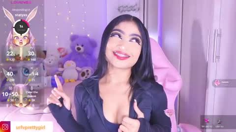 Snapshot of hazelbabee_ chatting on 08/09/26, 03:23 Lynn online show from 08/09/26, 03:23