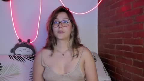 Snapshot of hazelbrownn23 chatting on 01/04/25, 12:59 Hazel Brown online show from 01/04/25, 12:59