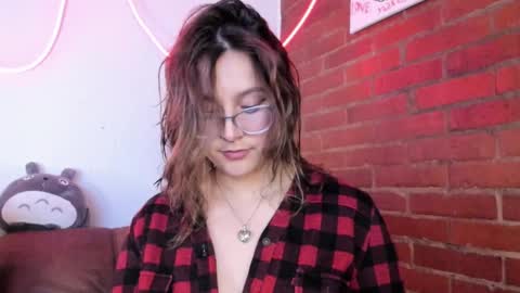 Snapshot of hazelbrownn23 chatting on 01/28/25, 05:11 Hazel Brown online show from 01/28/25, 05:11