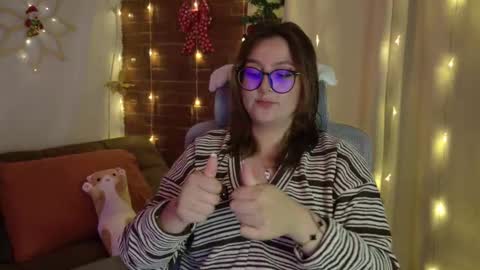 Snapshot of hazelbrownn23 chatting on 11/25/25, 02:00 Hazel Brown online show from 11/25/25, 02:00