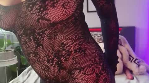 Hazeleo online show from 12/22/25, 08:39