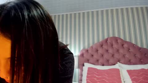 HazelMoret online show from 02/25/25, 12:03