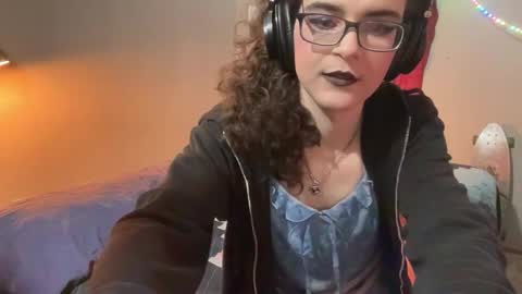 Hazel online show from 05/26/26, 03:41