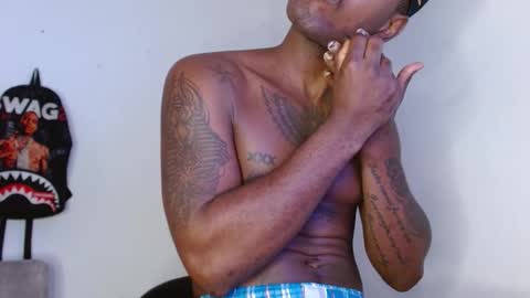 Snapshot of hazlan_420 chatting on 11/12/25, 01:22 hazlan_420 online show from 11/12/25, 01:22