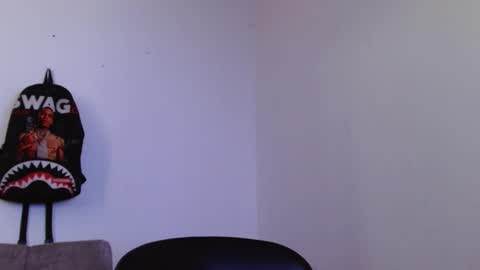 Snapshot of hazlan_420 chatting on 11/15/25, 07:32 hazlan_420 online show from 11/15/25, 07:32