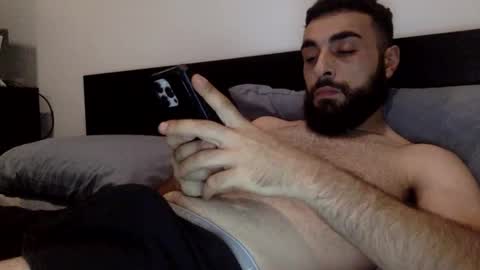 Snapshot of hbabian chatting on 11/11/25, 07:52 hbabian online show from 11/11/25, 07:52