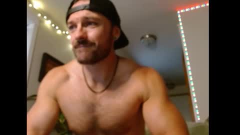 Snapshot of hbdude27 chatting on 10/30/25, 12:23 RinnDude35 online show from 10/30/25, 12:23