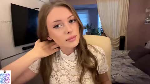 Snapshot of heart_petal chatting on 11/26/25, 09:21 Mona online show from 11/26/25, 09:21