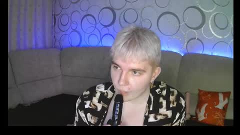 Snapshot of heatctrl chatting on 02/12/26, 07:42 Justin online show from 02/12/26, 07:42