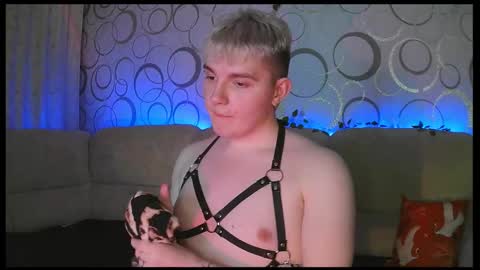 Snapshot of heatctrl chatting on 02/24/26, 08:51 Justin online show from 02/24/26, 08:51