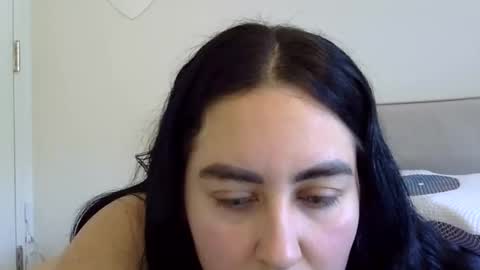 Snapshot of heatwavee chatting on 12/22/24, 04:17 heatwavee online show from 12/22/24, 04:17