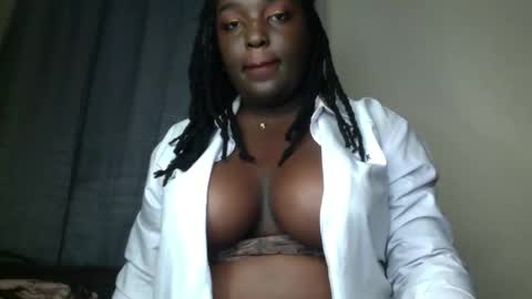 Snapshot of heaven_122 chatting on 02/15/26, 12:03 Angel online show from 02/15/26, 12:03