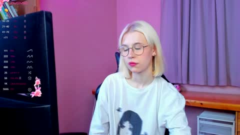 Snapshot of heaven_blonde chatting on 12/22/24, 02:49 Our names are Anette and Alice online show from 12/22/24, 02:49