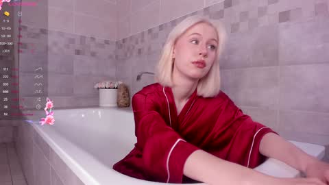 Snapshot of heaven_blonde chatting on 01/09/25, 03:55 Our names are Anette and Alice online show from 01/09/25, 03:55