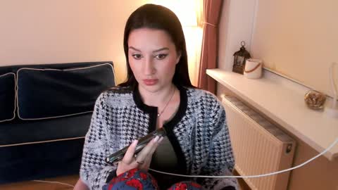 Heaven girl online show from 12/05/24, 03:39