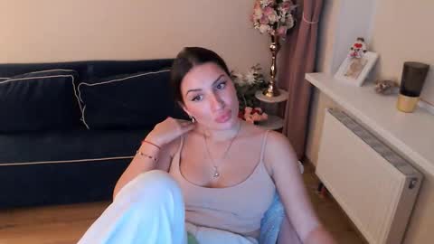 Heaven girl online show from 10/06/25, 07:22