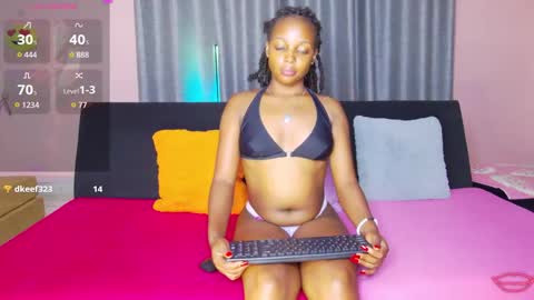 AngieLizzy online show from 01/12/26, 07:19