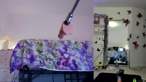 Helen online show from 12/20/25, 01:45