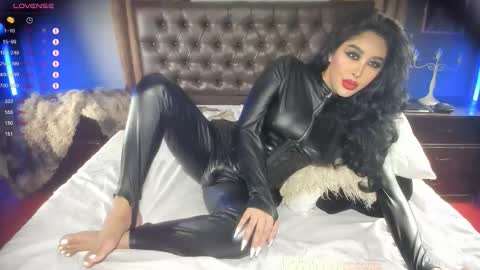 Tawan online show from 11/17/25, 02:06