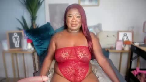 Snapshot of heavenleighreign chatting on 07/22/26, 02:47 Heavenleighreign online show from 07/22/26, 02:47