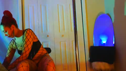 Snapshot of heavenllyy chatting on 01/11/25, 04:27 Heavenllyy online show from 01/11/25, 04:27