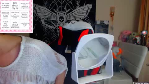 Snapshot of heavenlycreature chatting on 10/13/25, 12:32 Diana online show from 10/13/25, 12:32