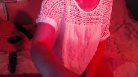 Snapshot of heavenlykiss chatting on 12/09/24, 03:44 Chani online show from 12/09/24, 03:44