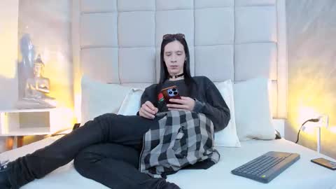 Keira Hecate online show from 10/19/25, 07:47