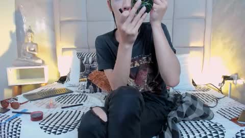 Keira Hecate online show from 12/13/25, 07:53